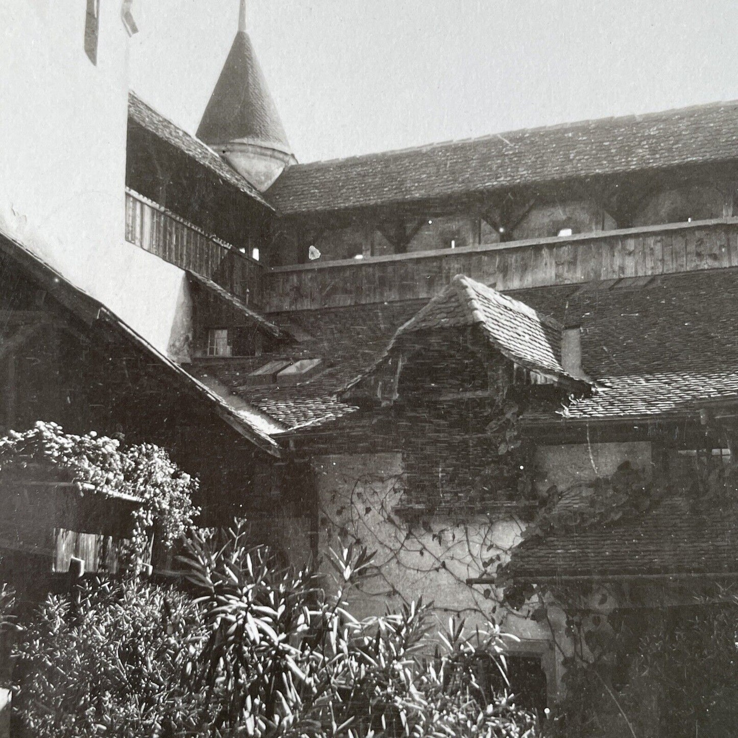 Antique 1925 Chillon Castle Courtyard Switzerlan OOAK Stereoview Photo Card 3268
