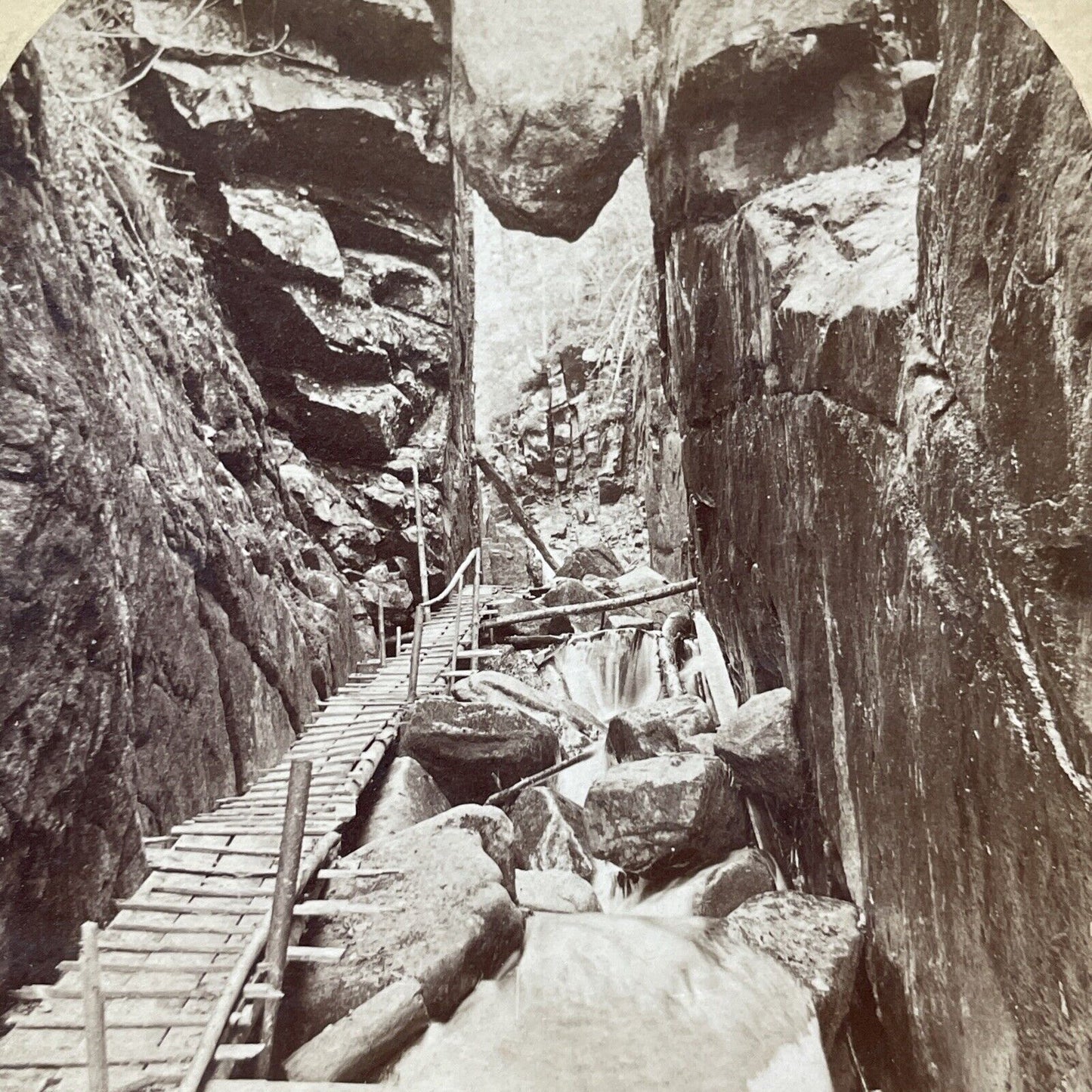 Antique 1870s Wedged Boulder Rock Franconia Notch Stereoview Photo Card V1889