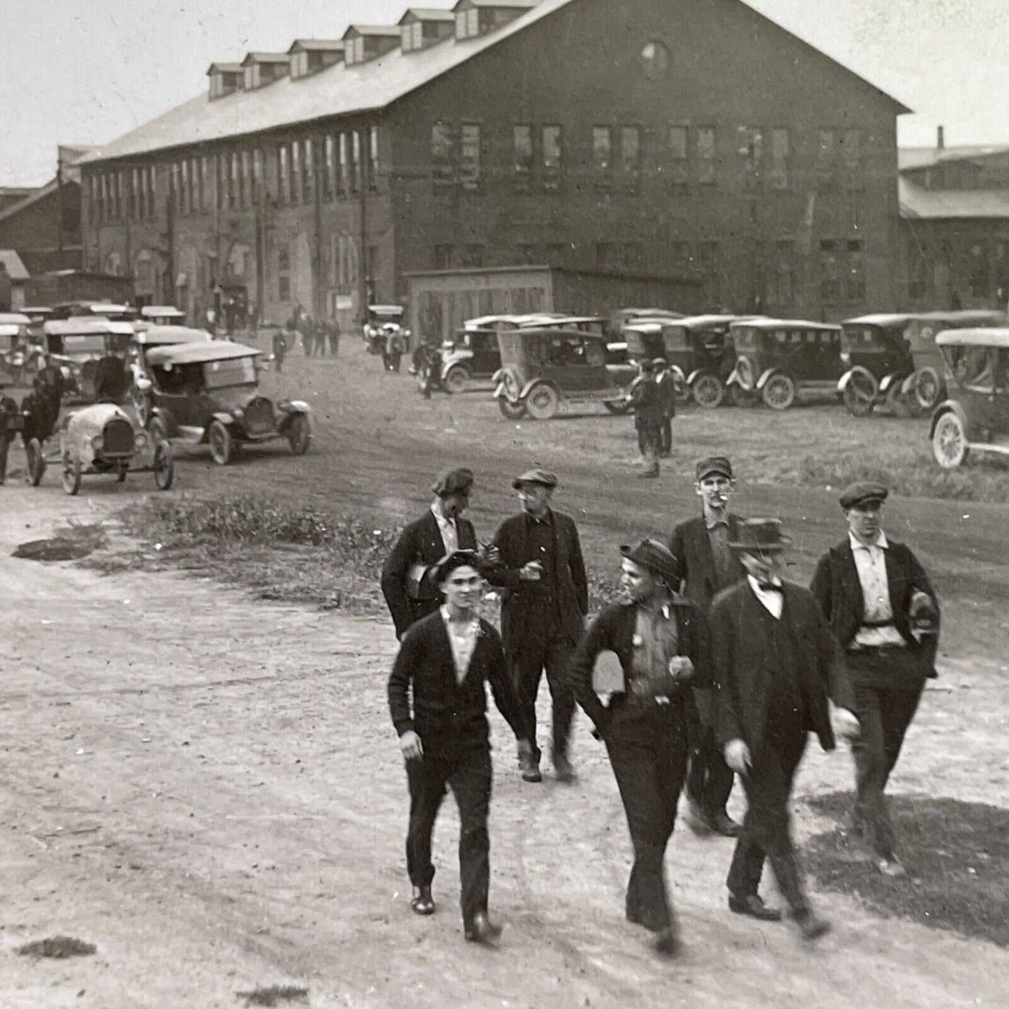 Antique 1920s Automobile Factory Workers Going Home Stereoview Photo Card P1615