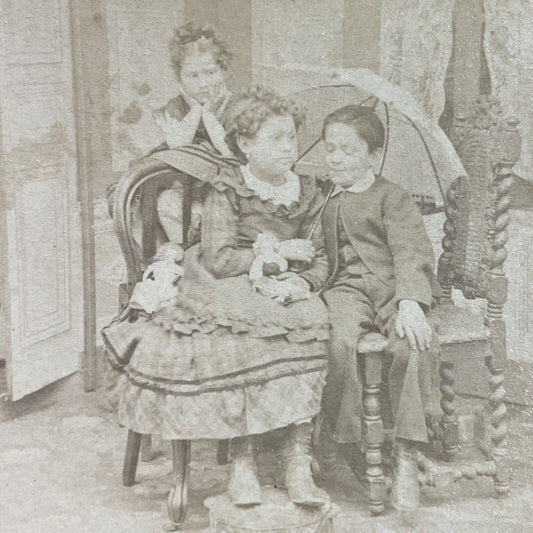 Antique 1860s Wealthy Children Pose For Camera Stereoview Photo Card P3429