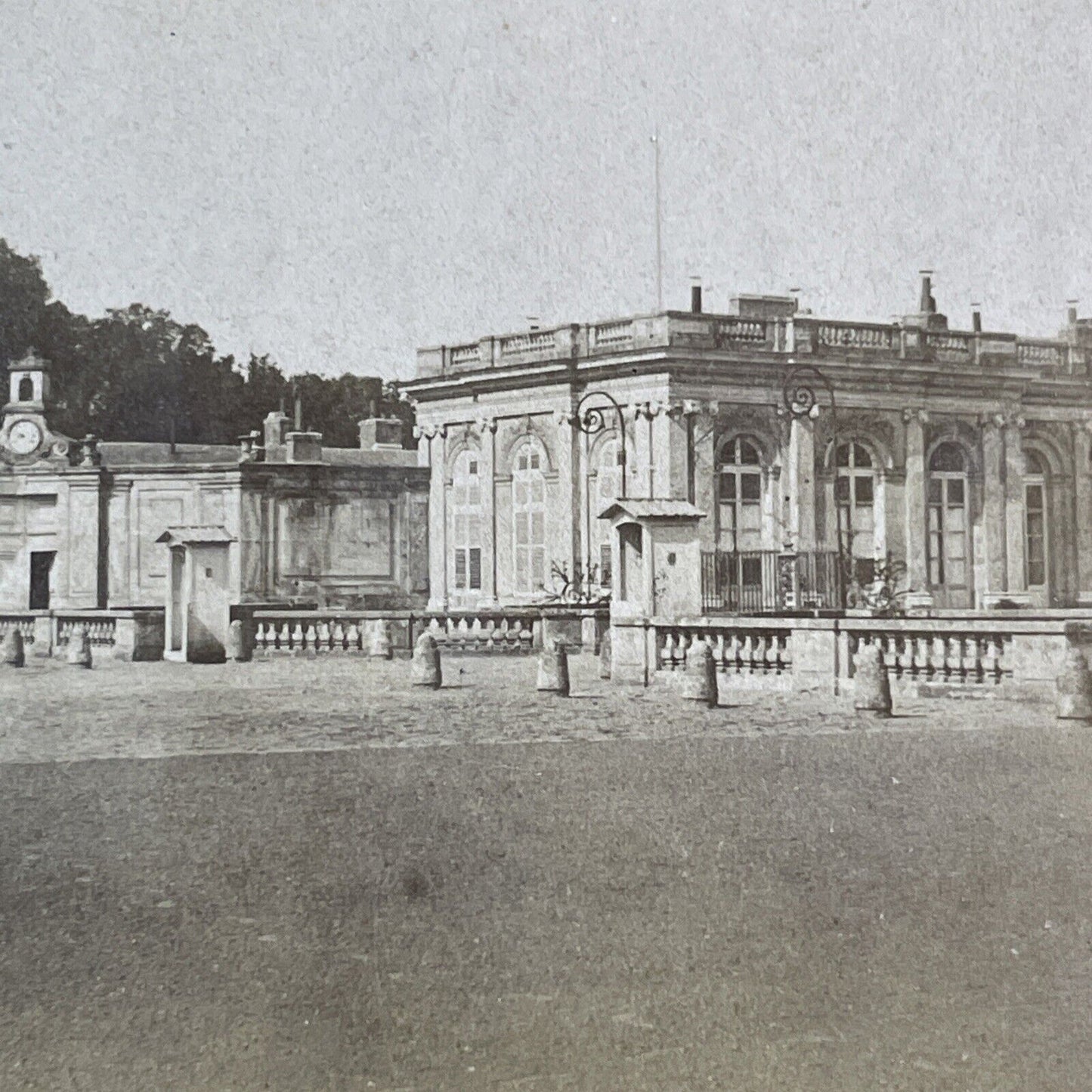 Palace Of Versailles In Paris France Stereoview Courtyard Antique c1870 X3245