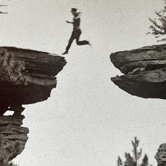 Antique 1910s Parkour Cliff Jumping Wisconsin Dells Stereoview Photo Card P3278