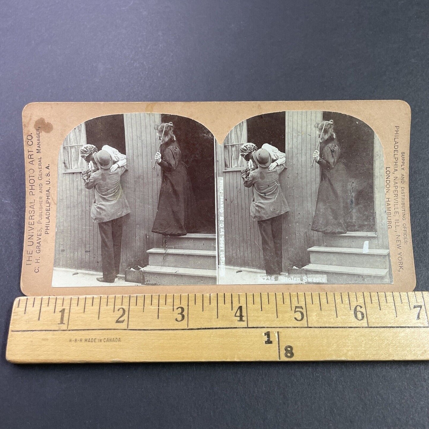 Antique 1890s Woman Beats Man For Kissing Daughter Stereoview Photo Card P3427