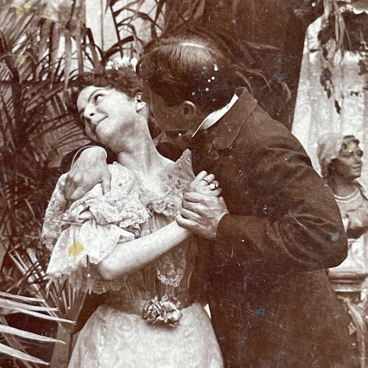 Antique 1897 Man Kisses Woman Under Mistletoe Stereoview Photo Card P2976