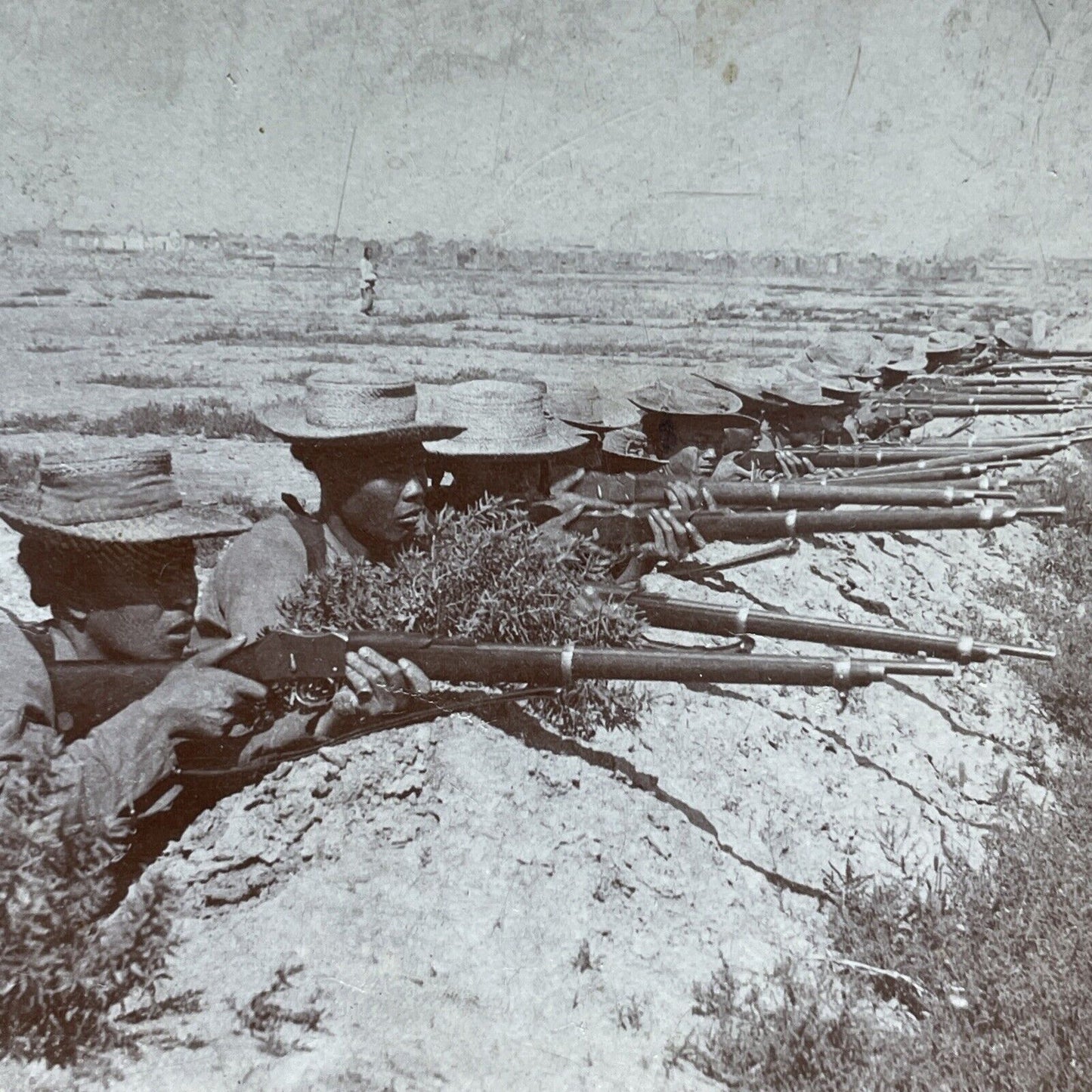 Antique 1900 Chinese Army Soldiers Firing Rifles Stereoview Photo Card P1820