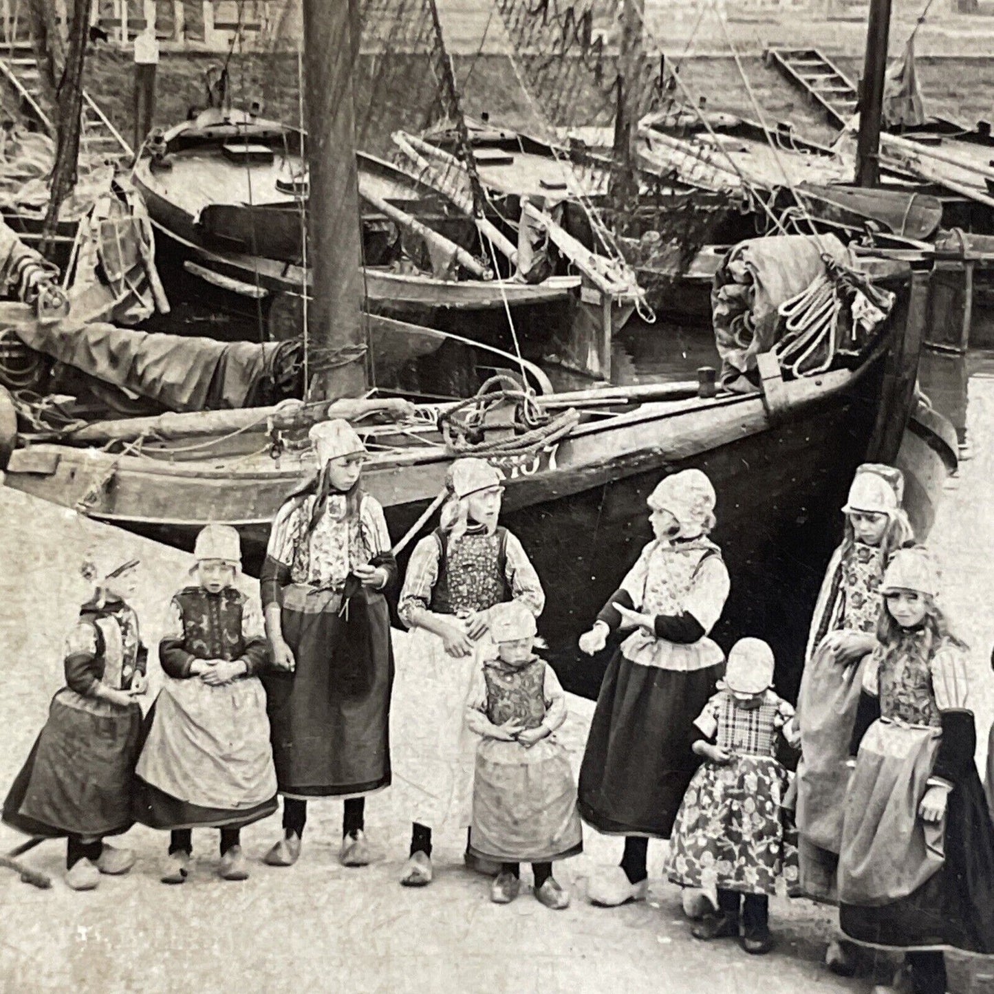 Antique 1910s Marken Holland Traditional Children Stereoview Photo Card P5079