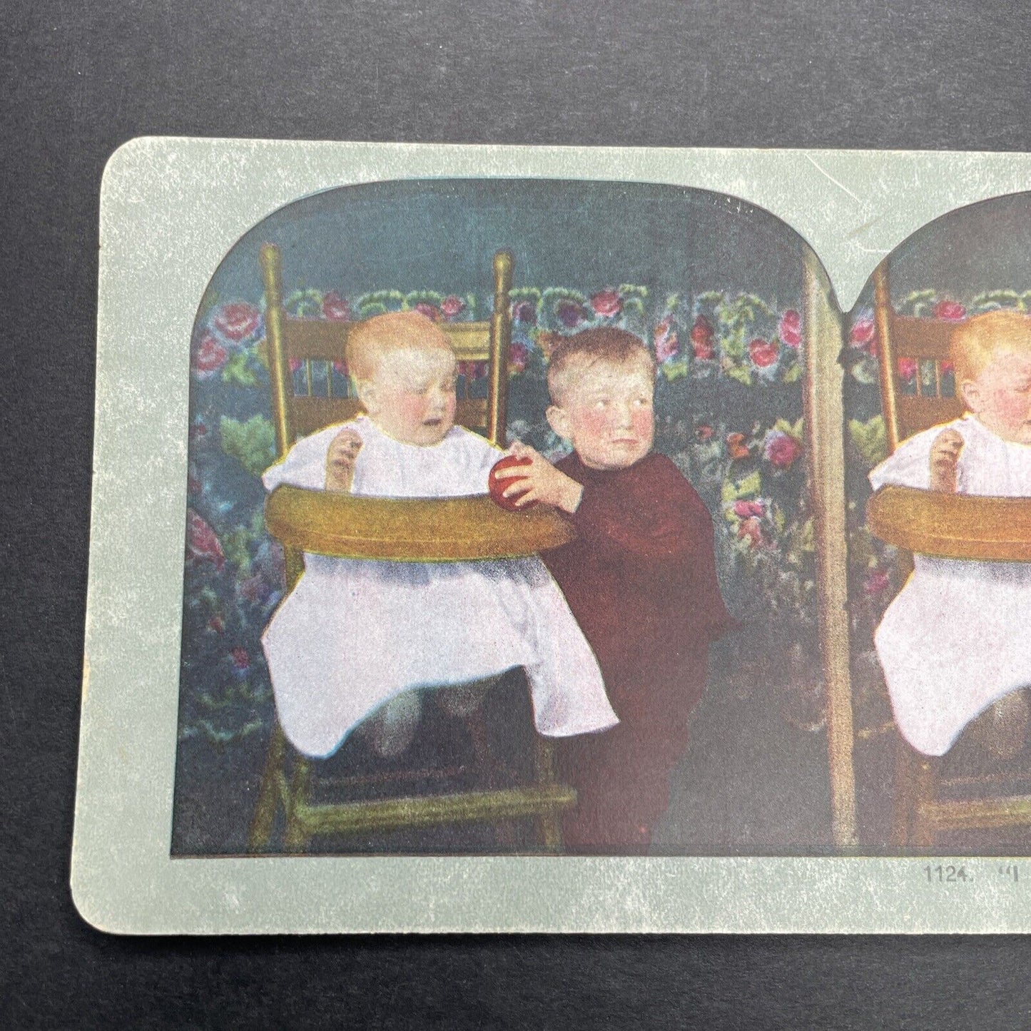 Antique 1898 Baby And Toddler Fighting Over An Apple Stereoview Photo Card P1135