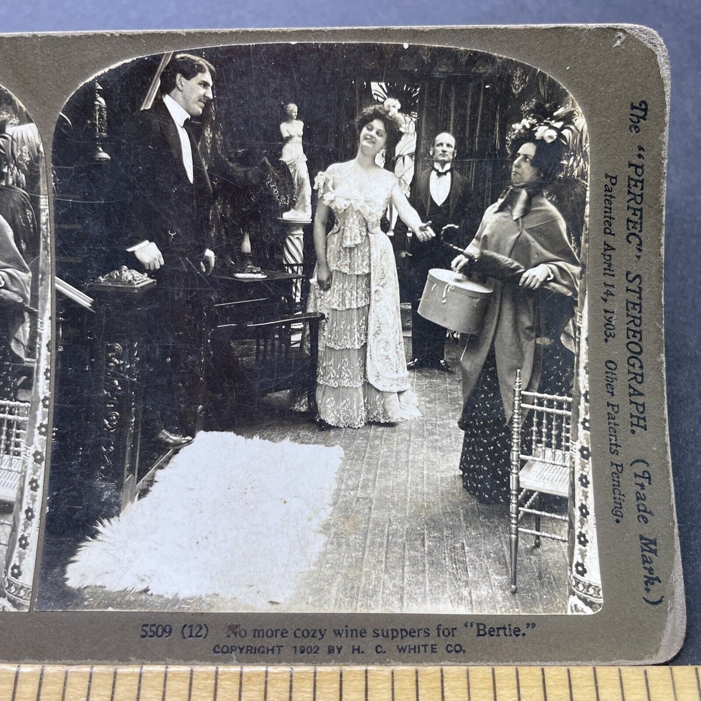 Antique 1902 Woman Skeptical Of Man's Grin Stereoview Photo Card P2710