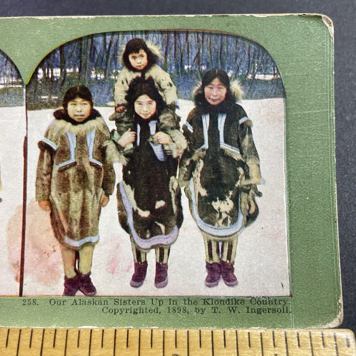 Antique 1898 Eskimo Inuit Women In Northern Alaska Stereoview Photo Card Q2236