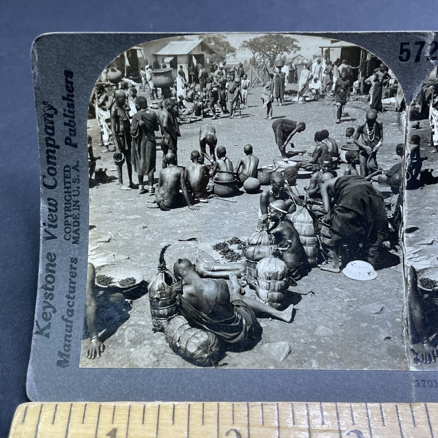 Antique 1915 Poor Farmers Bartering In Kisumu Kenya Stereoview Photo Card P1936