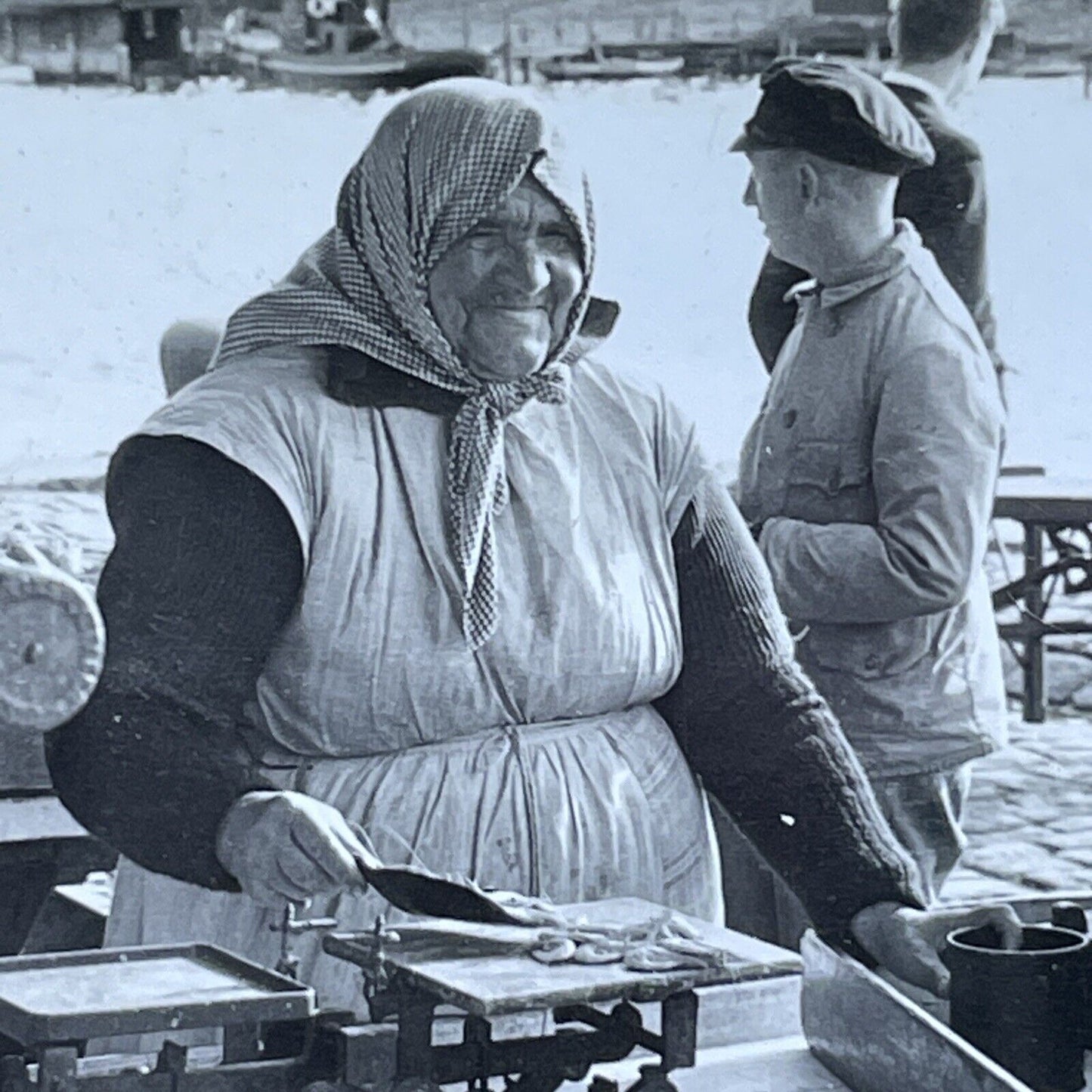 Antique 1920s Strong Fish Market Woman In Norway Stereoview Photo Card V2978