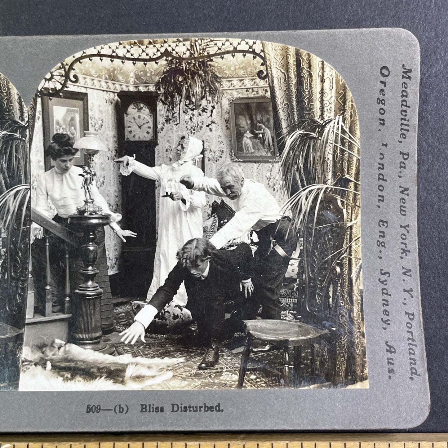 Father Beats Man For Dating His Daughter Stereoview Antique c1903 Y1227