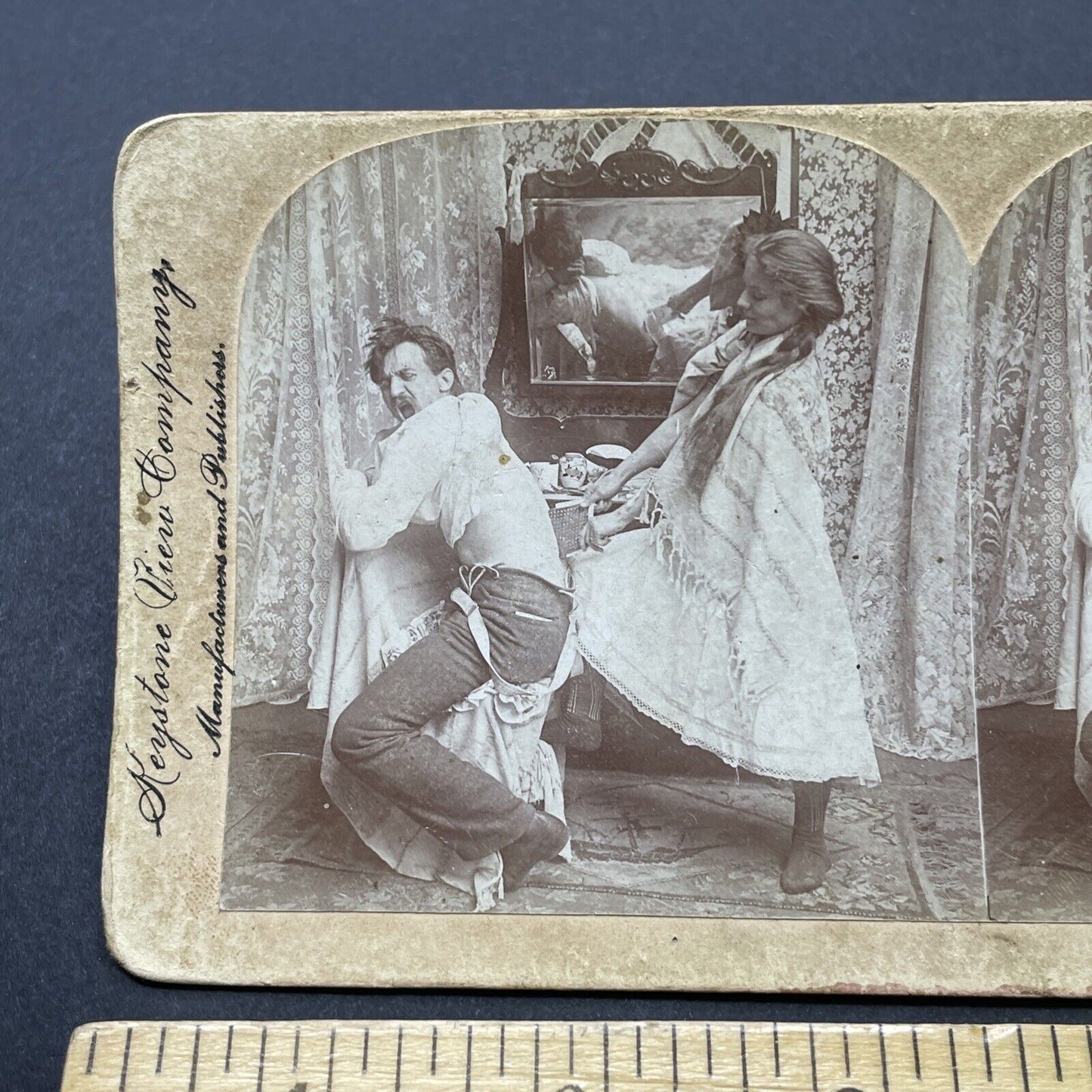 Antique 1899 Woman Waxes A Man's Back Stereoview Photo Card P2554