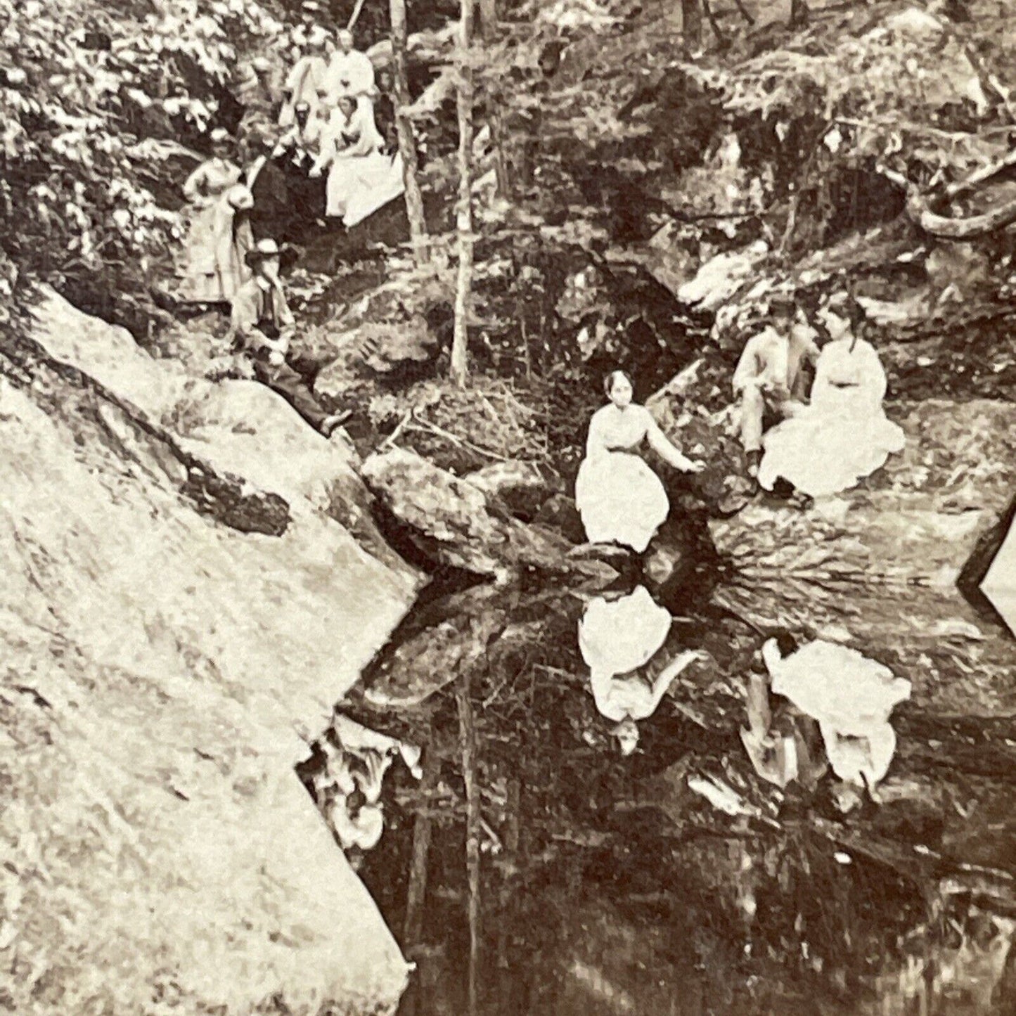 Antique 1860s Women At Pulpit Rock Winchester NH Stereoview Photo Card V2128