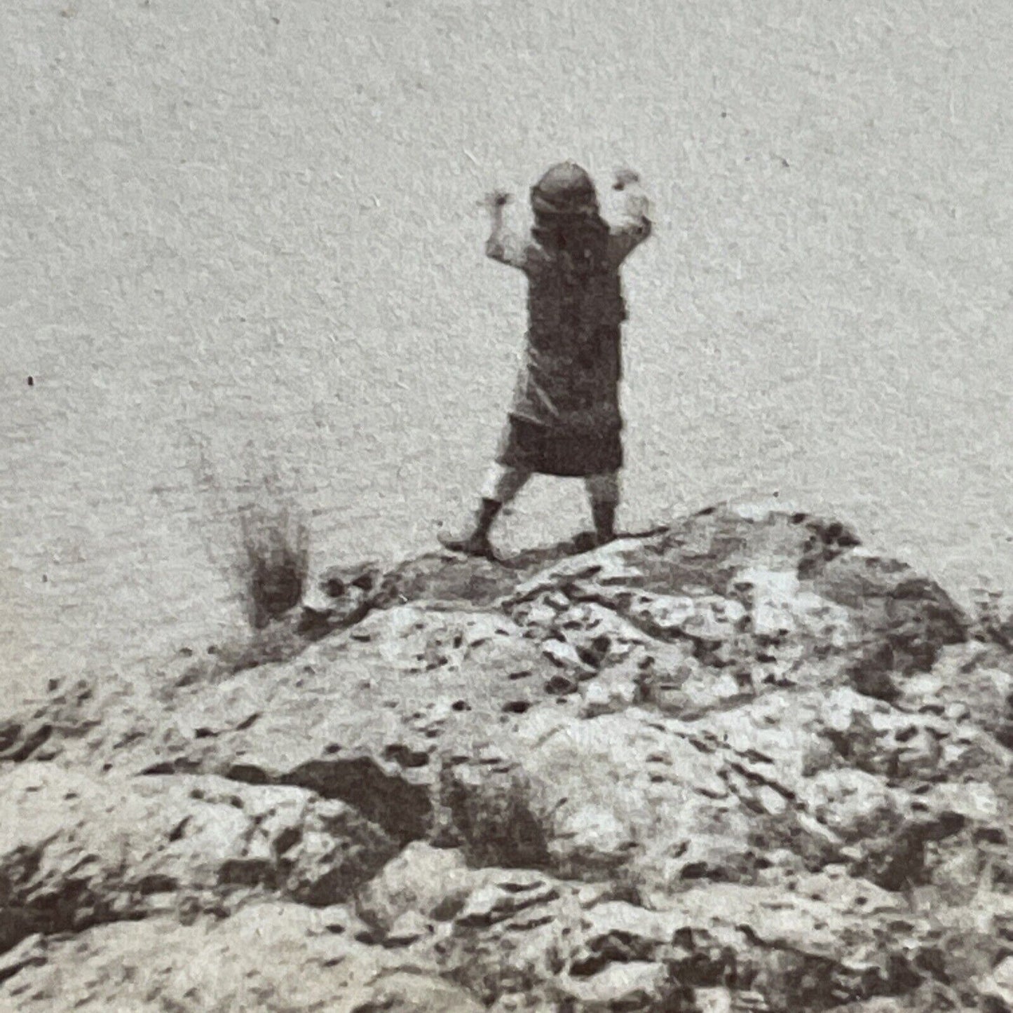 Antique 1900 Child Screaming At Cliff Edge Israel Stereoview Photo Card P4187