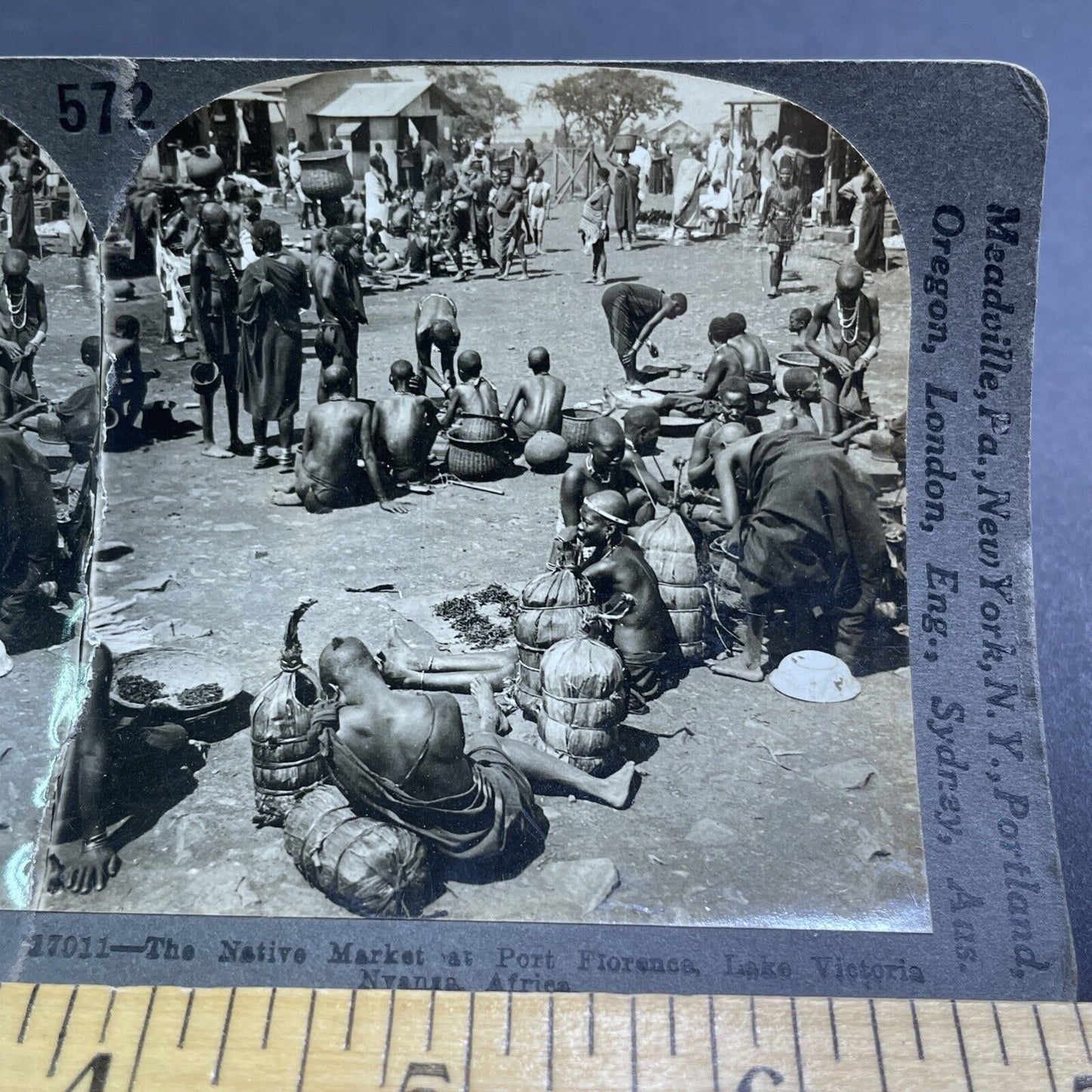 Antique 1915 Poor Farmers Bartering In Kisumu Kenya Stereoview Photo Card P1936