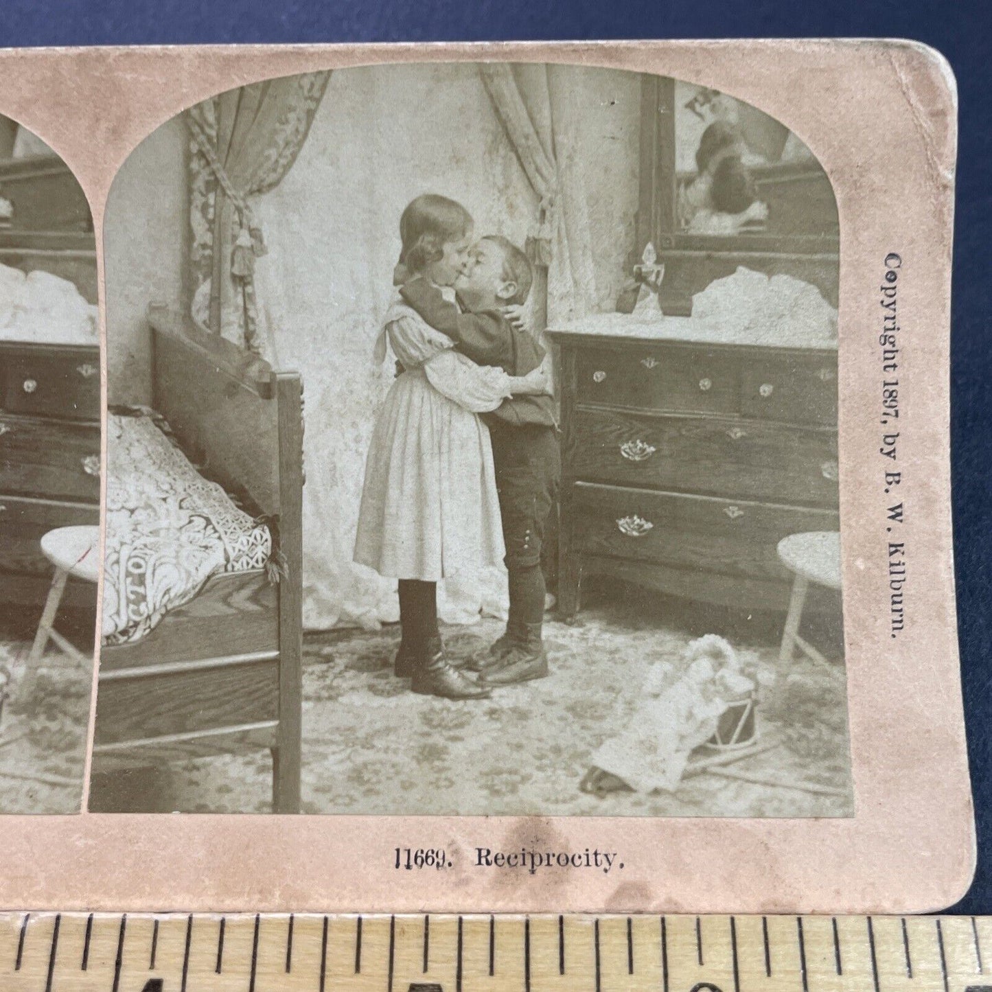 Antique 1897 Boy And Girl Kiss Goodbye Stereoview Photo Card P4100