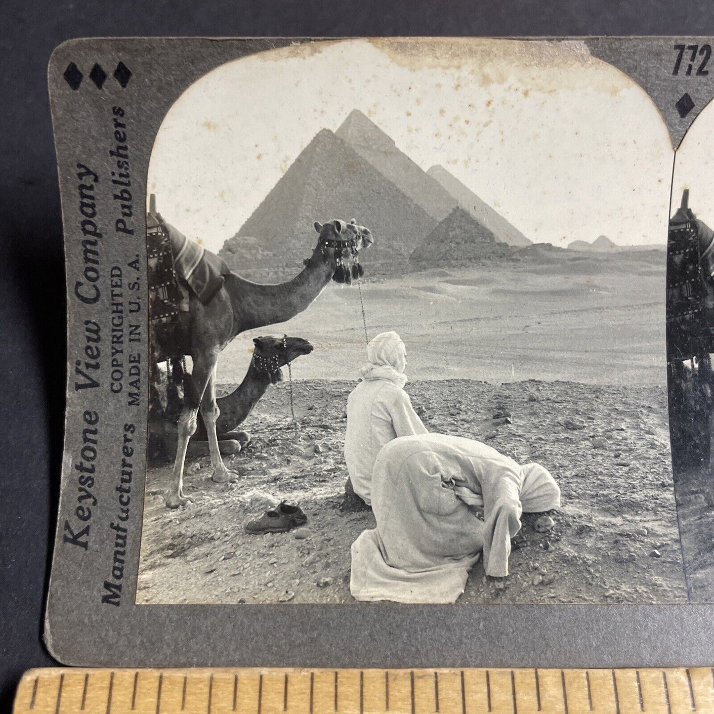 Antique 1909 Muslims Praying In Egypt Near Pyramids Stereoview Photo Card P4220