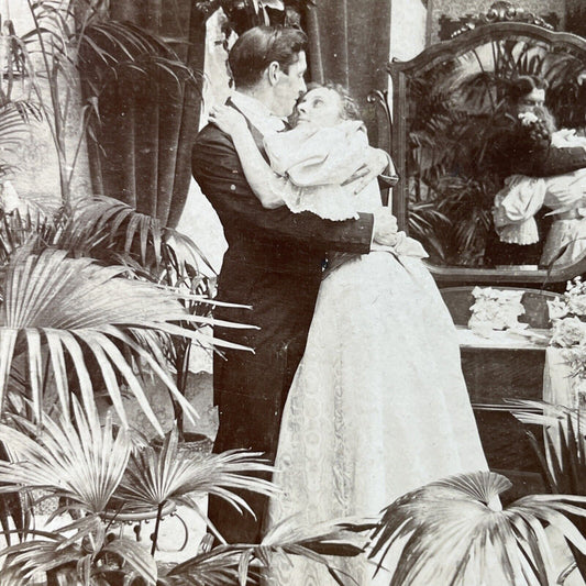 Antique 1890s Married Couple Embrace And Kiss Stereoview Photo Card P3372