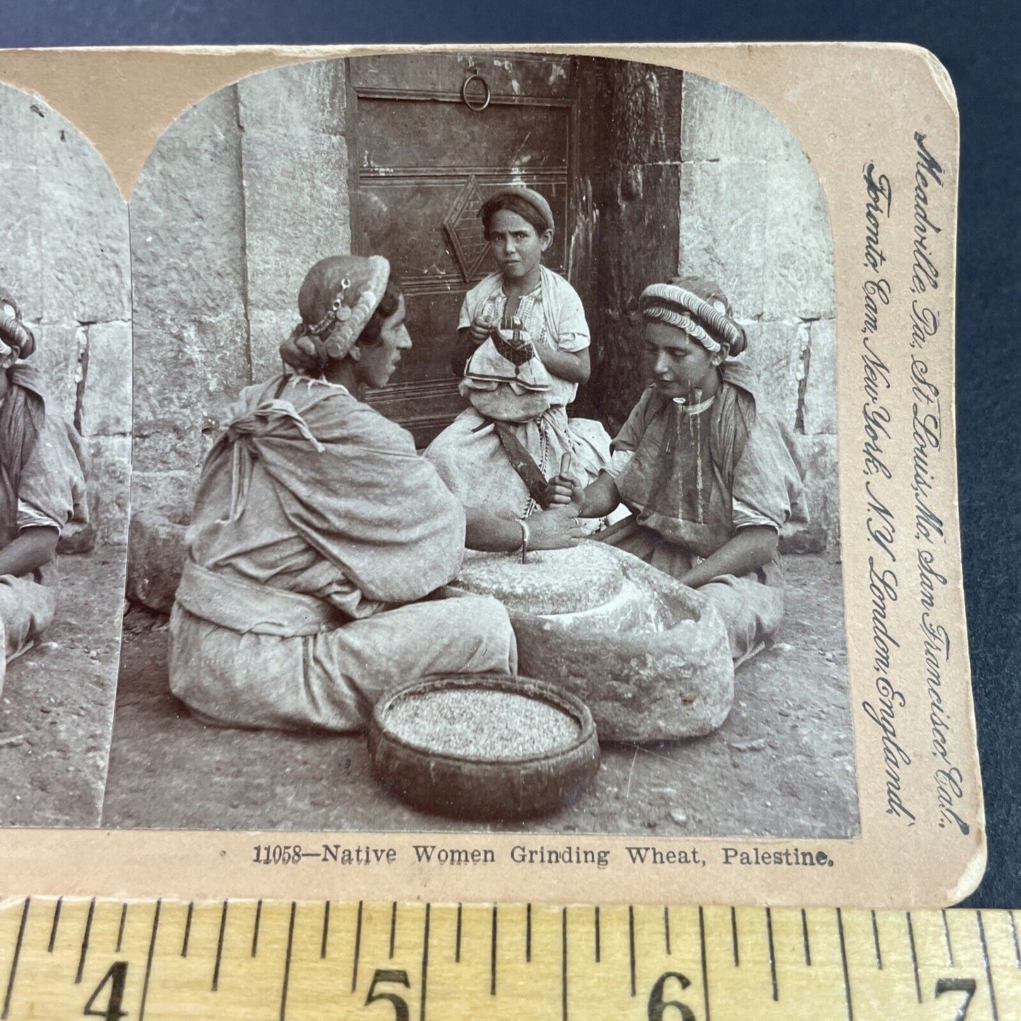 Antique 1900 Muslim Girls Grinding Wheat Palestine Stereoview Photo Card P3875