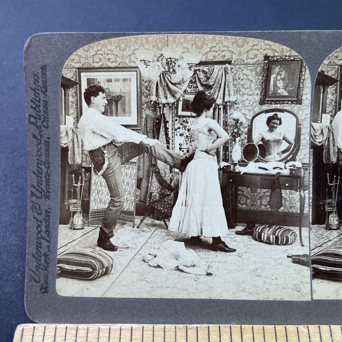 Antique 1900 Man Tightens Womans Corset Stereoview Photo Card P2922