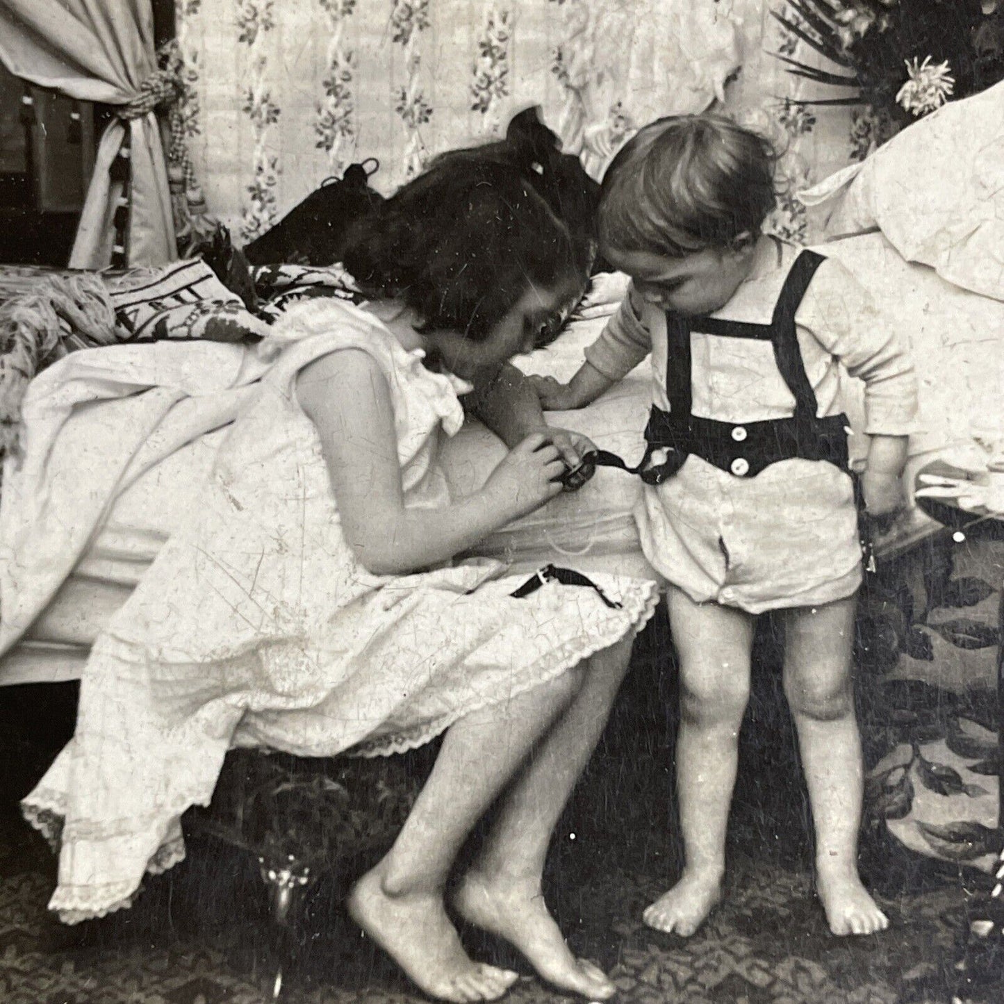 Antique 1906 Girl Fixes Boys Lederhosen Stereoview Photo Card P4291