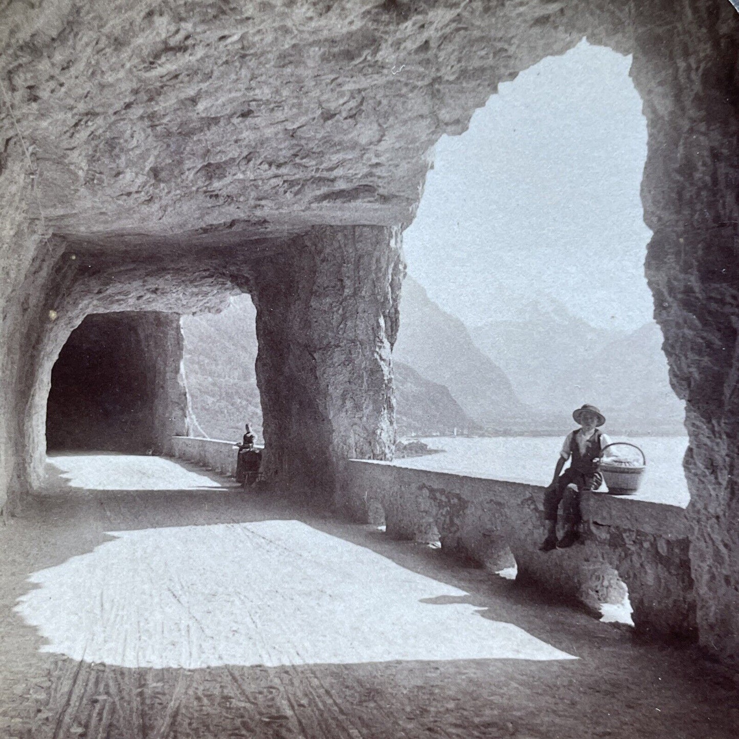 Antique 1900 Axenstrasse Tunnel Brunnen Switzerland Stereoview Photo Card P2375