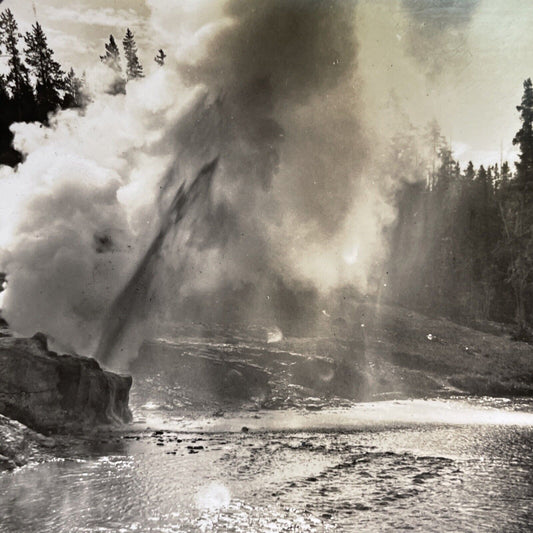 Antique 1905 Geyser Erupts Firehole River Wyoming Stereoview Photo Card P1412