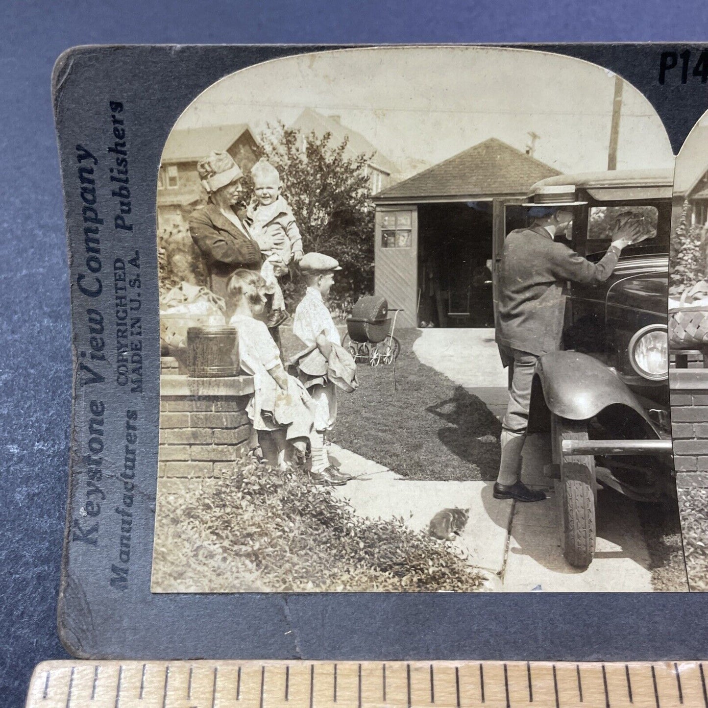 Antique 1920s Family With Old Classic Ford Car Stereoview Photo Card V3324