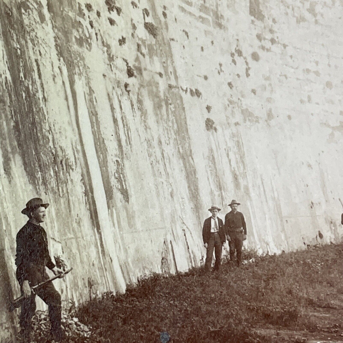 Soldiers At Spanish Execution Wall Stereoview Havana Cuba Antique c1899 X2598