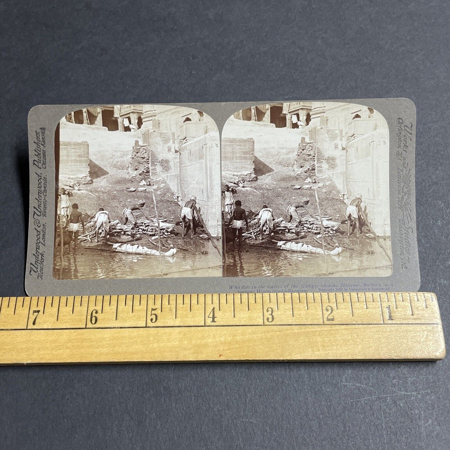 Antique 1903 Hindu Men Washing Dead Bodies In River Stereoview Photo Card P5642