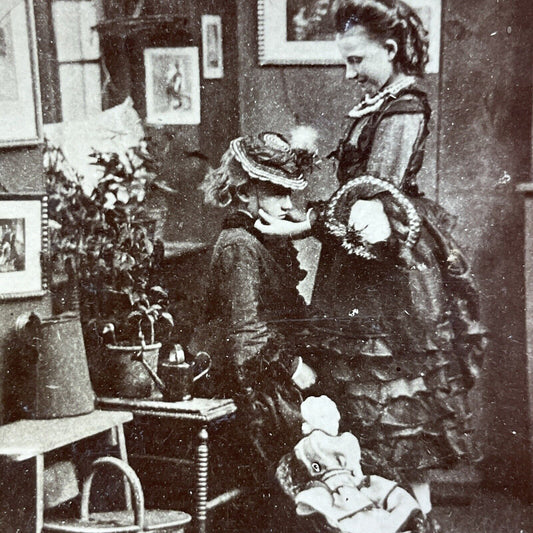 Antique 1870s Teenage Victorian Girls In Dresses Stereoview Photo Card V3274