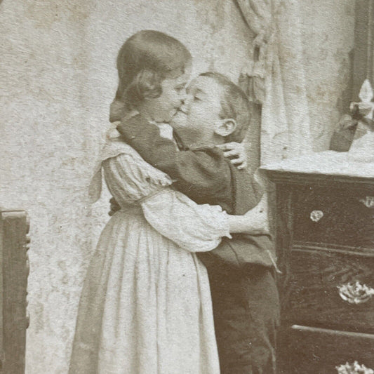 Antique 1897 Boy And Girl Kiss Goodbye Stereoview Photo Card P4100