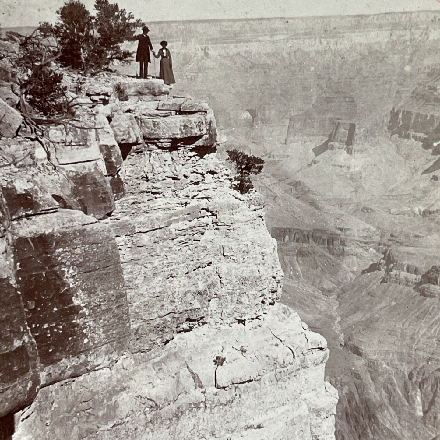 Antique 1901 Daredevils On Edge Of The Grand Canyon Stereoview Photo Card V2125