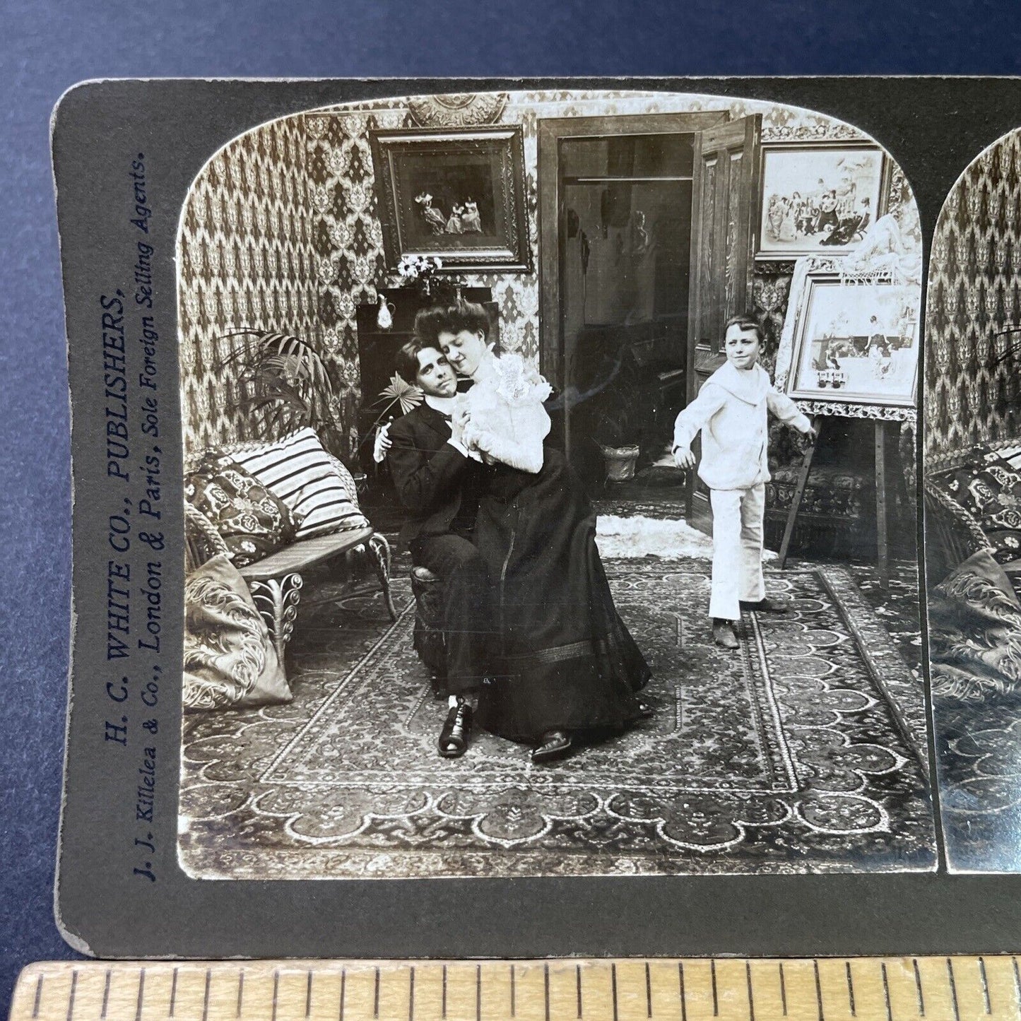 Antique 1901 Boy Spies On Cuddling Lovers Stereoview Photo Card P2991