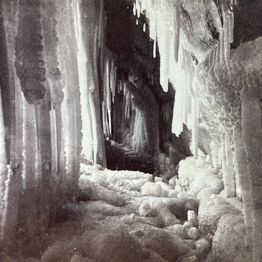 Antique 1880s Frozen Cave Behind Niagara Falls Stereoview Photo Card P3930