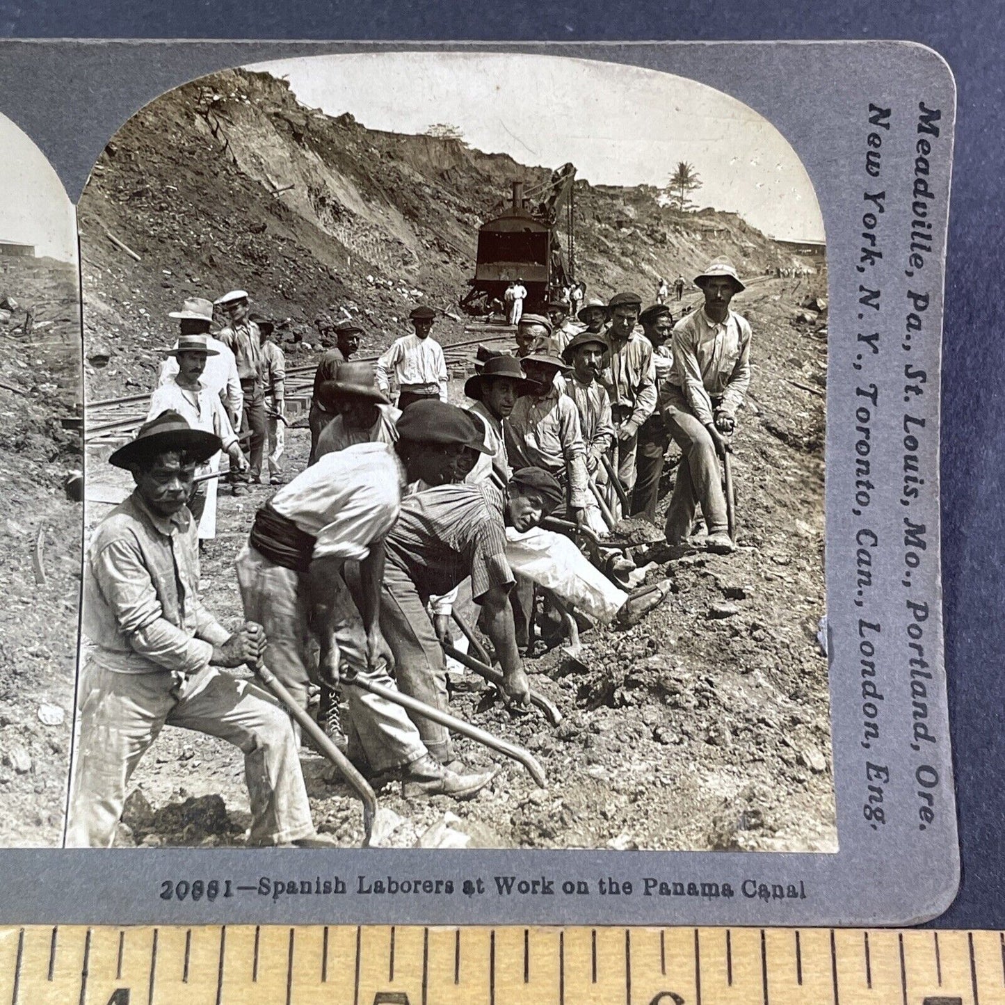 Laborers Hand-Digging the Panama Canal Stereoview Antique c1909 Y2809