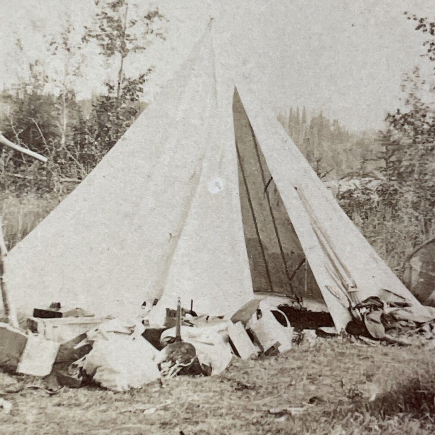 Two Native American Indian Trappers with T.W. Ingersoll Stereoview c1888 Y1331