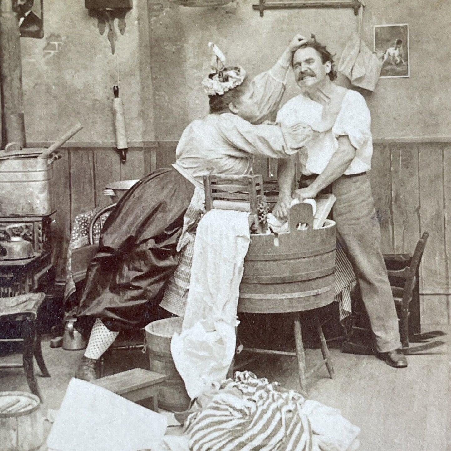 Woman Forces Man to Wash his own Clothes Stereoview c1897 Y1713