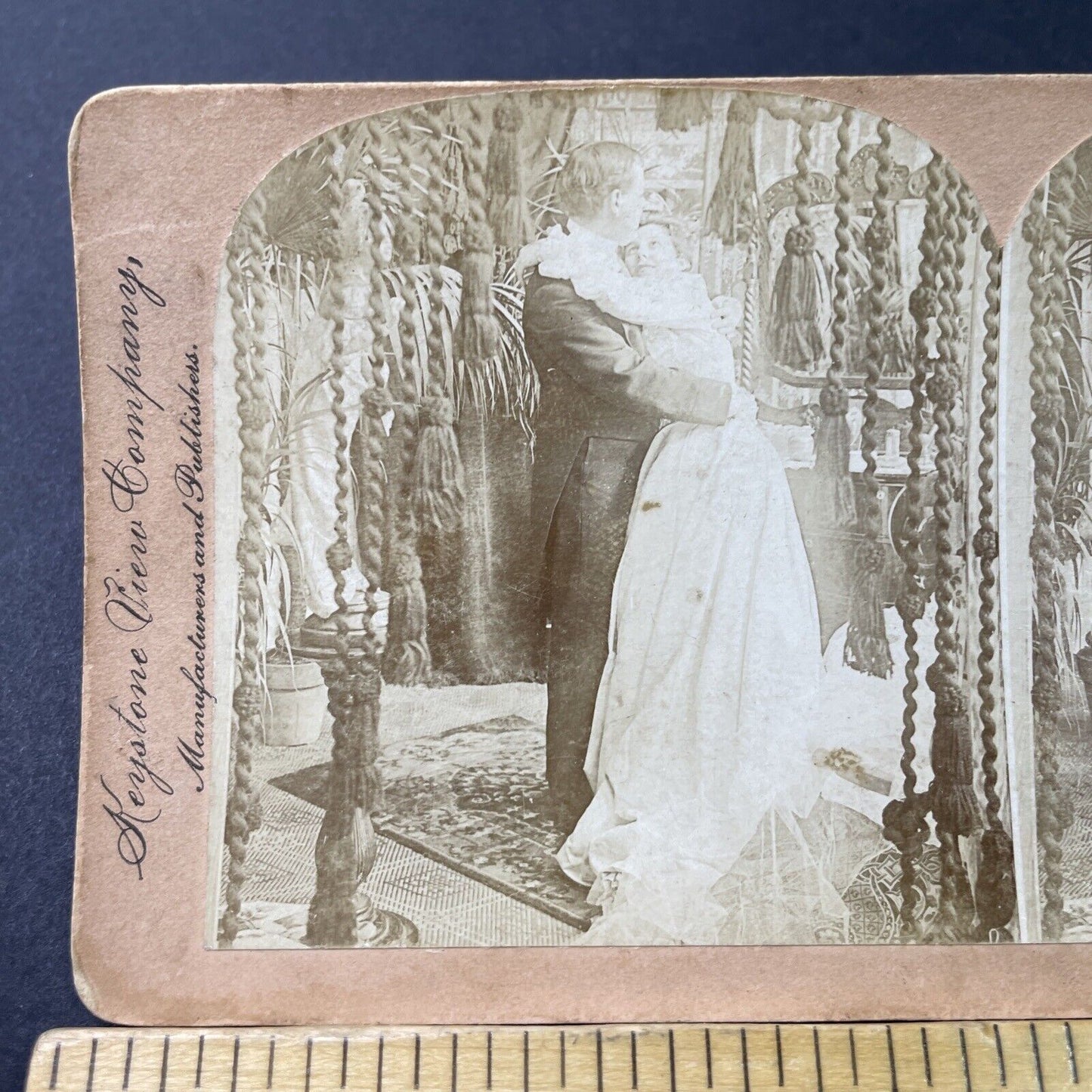 Antique 1901 Victorian Husband & Wife Kiss Embrance Stereoview Photo Card P3010