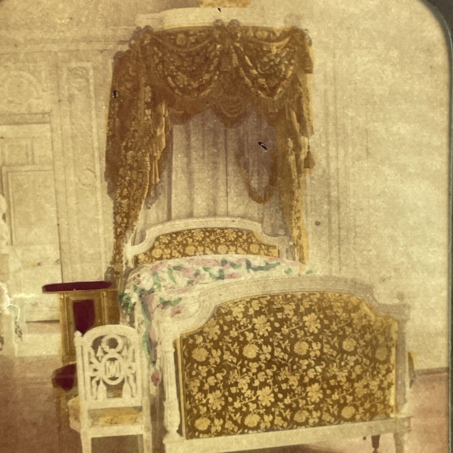 Marie Antoinette Bed Stereoview Florent Grau French Tissue Antique c1860 XT2126