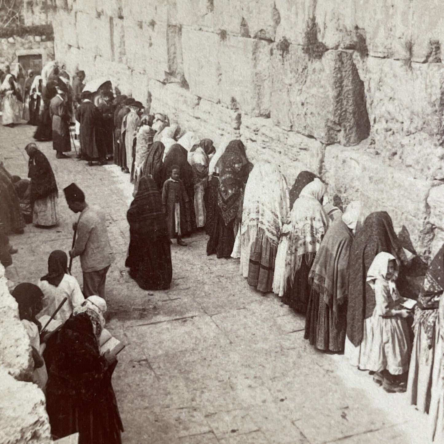 Antique 1897 Jewish Women Pray At Wailing Wall Israel Stereoview Photo Card 4609