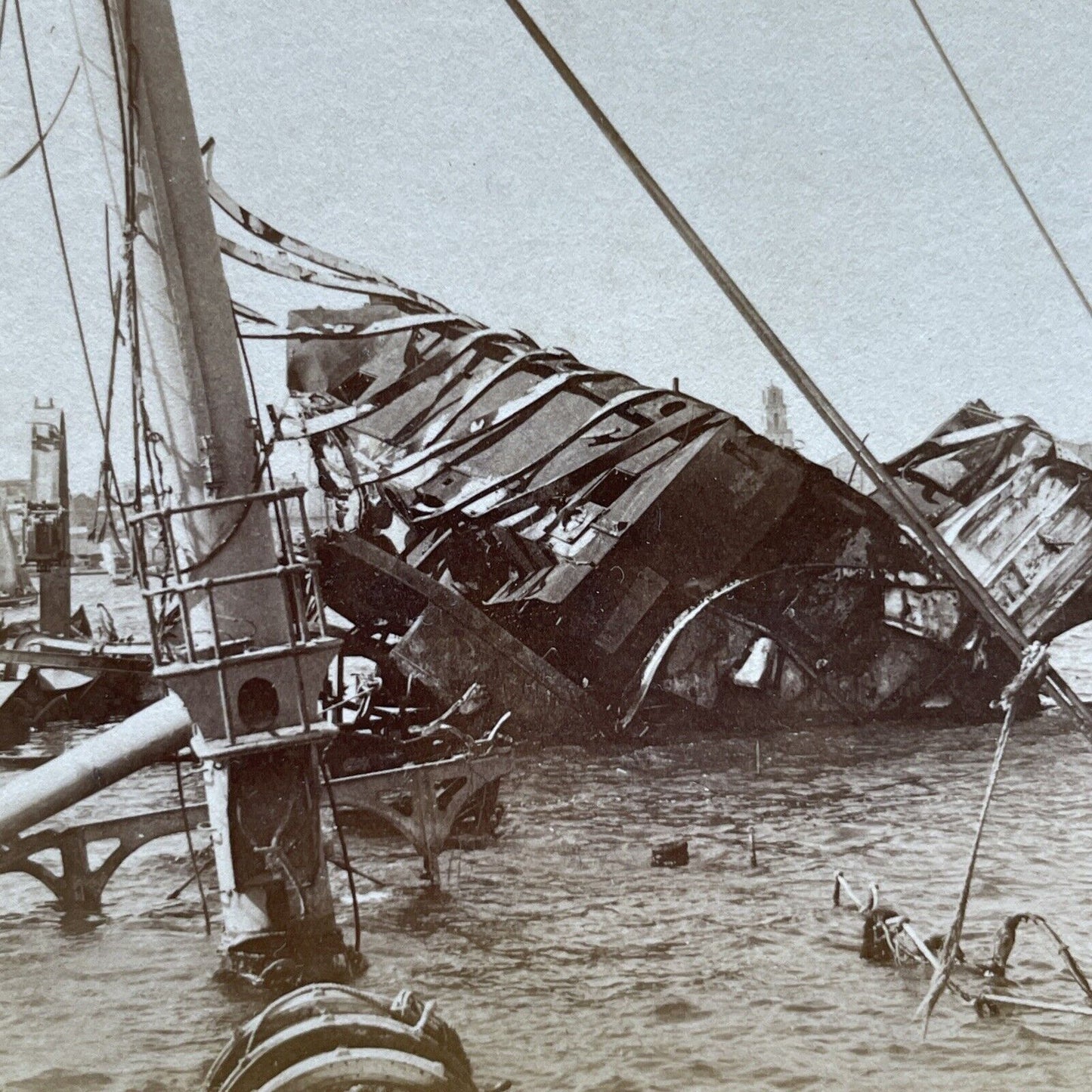 Antique 1899 Sinking Of USS Maine In Havana Cuba Stereoview Photo Card P2362