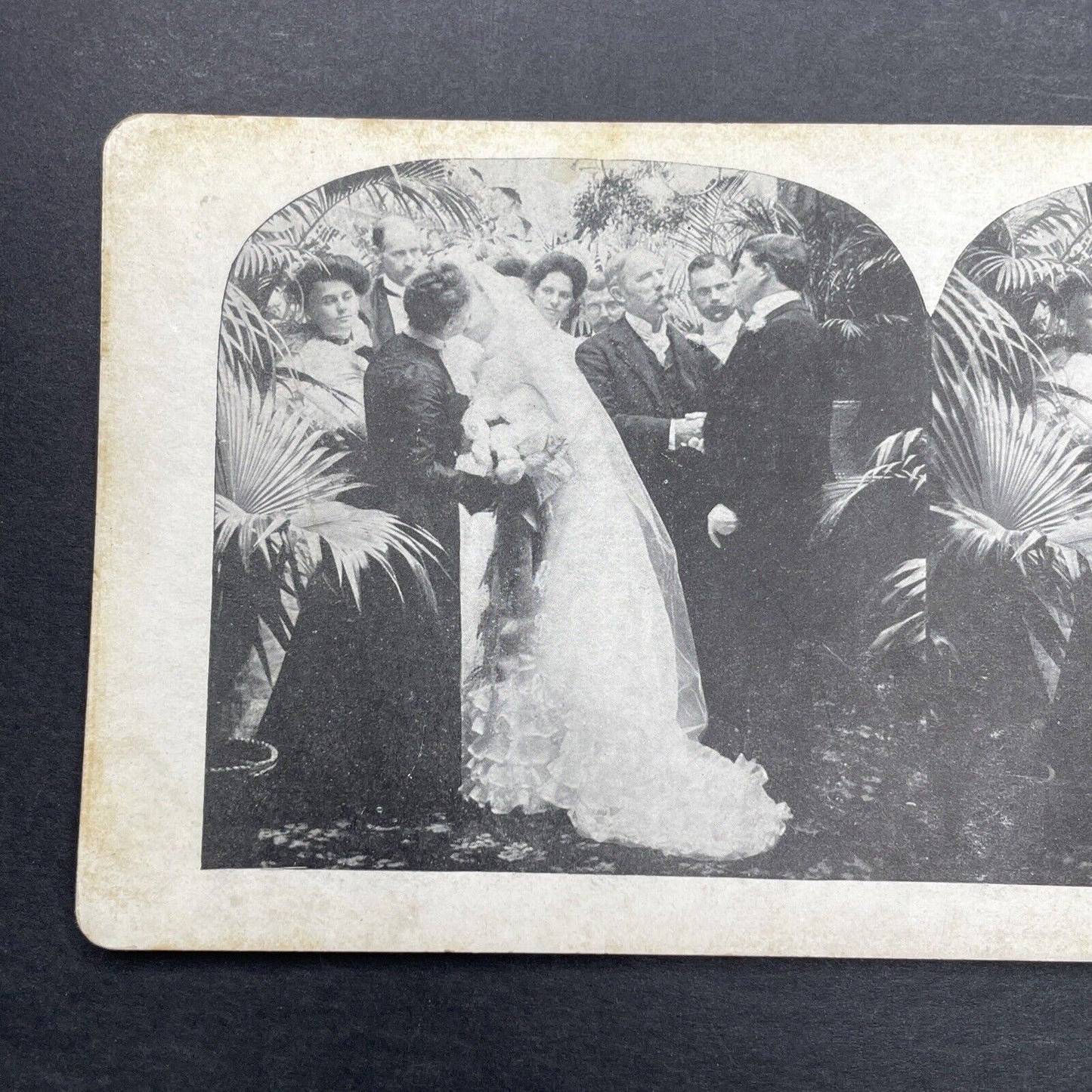 Antique 1905 Bride And Mother Kiss At Wedding Stereoview Photo Card P580-022