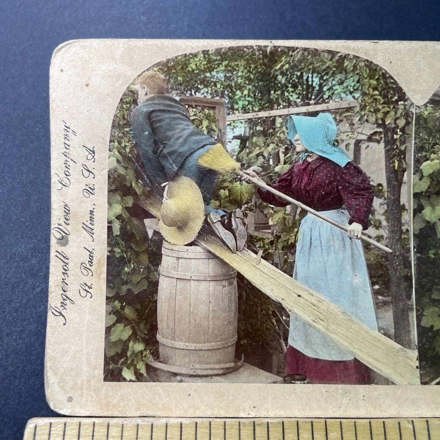 Antique 1870s Quaker Couple Spies On Neighbors Stereoview Photo Card P3386