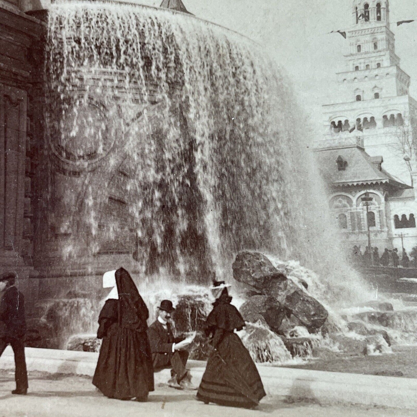 Antique 1900 Nun Near Trocadero Fountain Paris France Stereoview Photo Card 3892