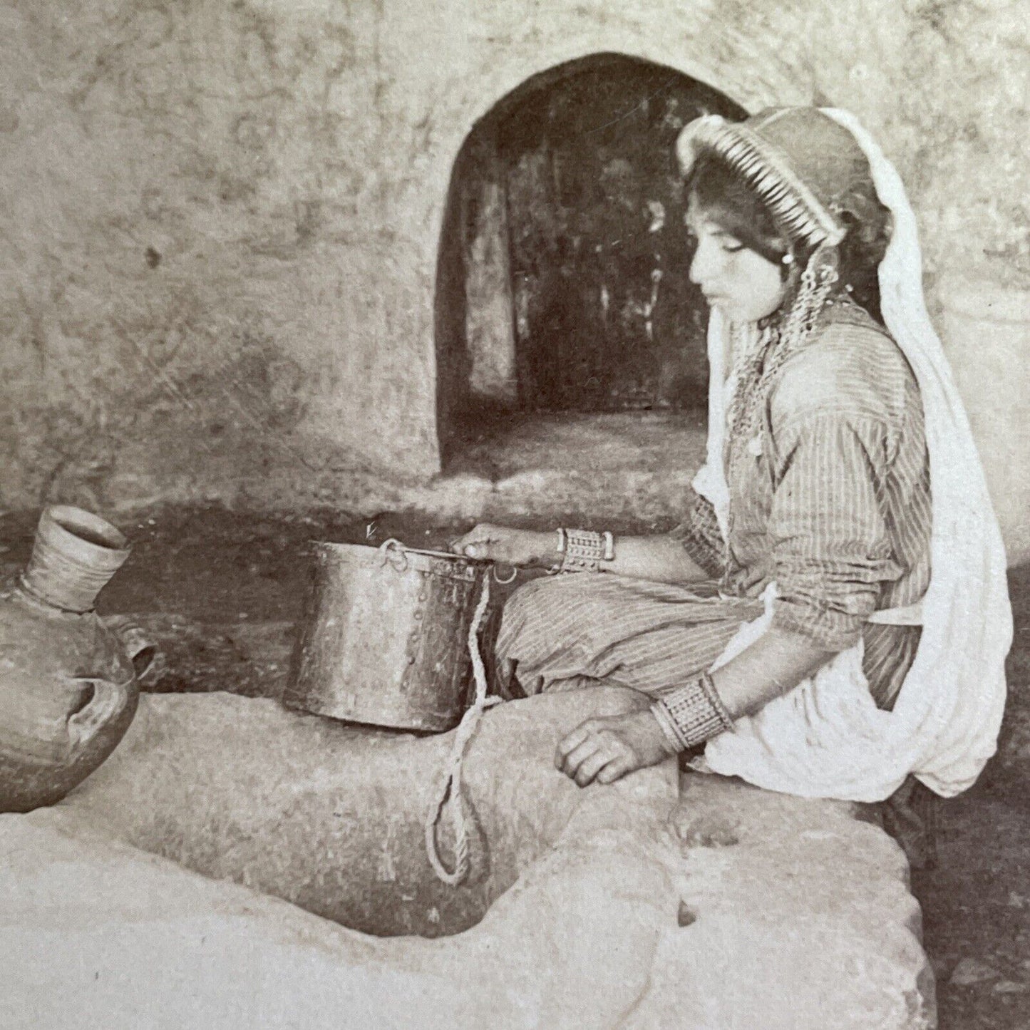 Antique 1900 A Young Woman At Jacob's Well Israel Stereoview Photo Card P1368