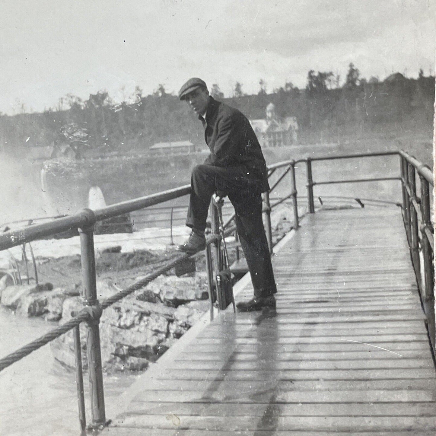 Man Standing at the Top of Niagara Falls Stereoview OOAK Antique c1908 Y2720