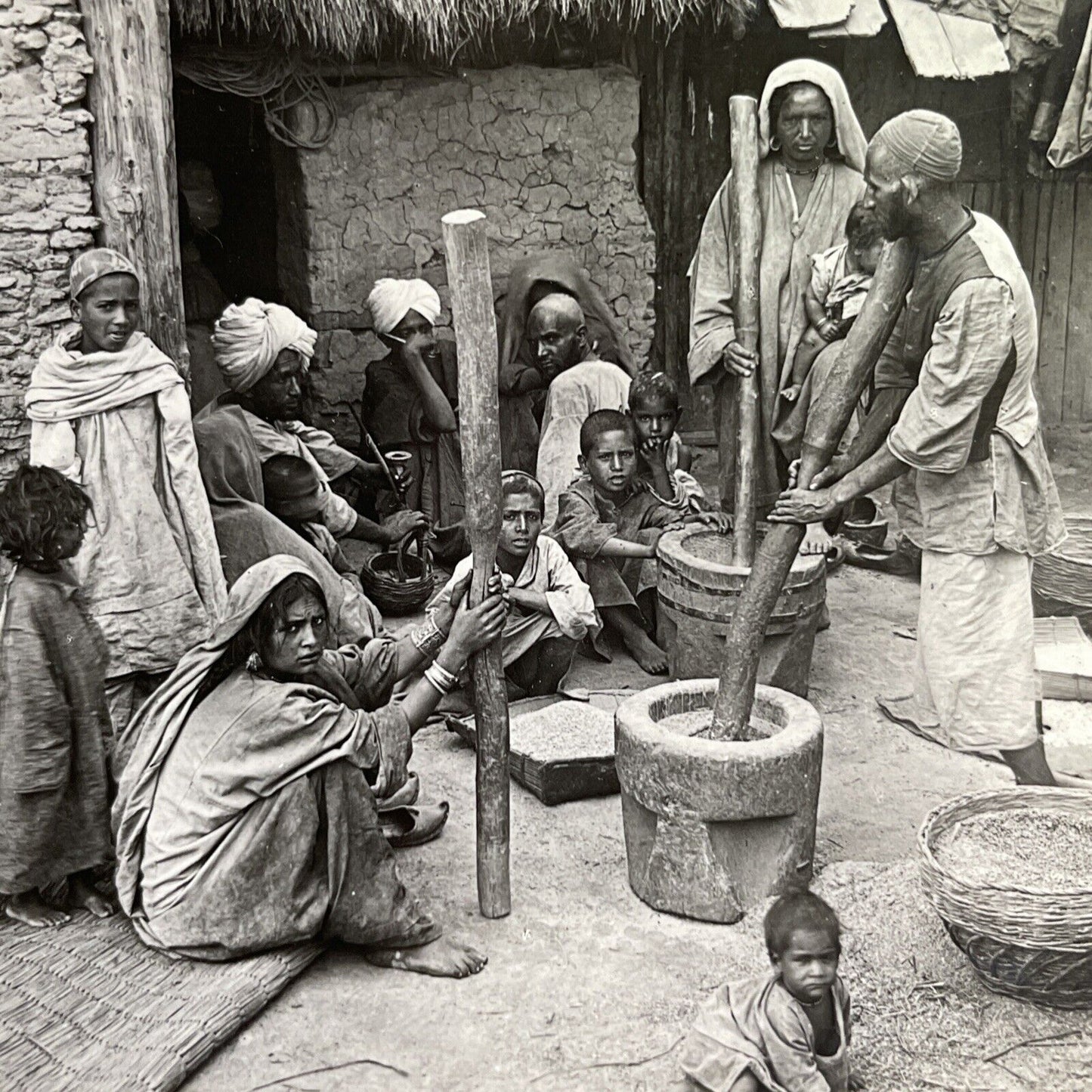 Antique 1918 Grinding Rice Near Srinagar India Stereoview Photo Card P1449