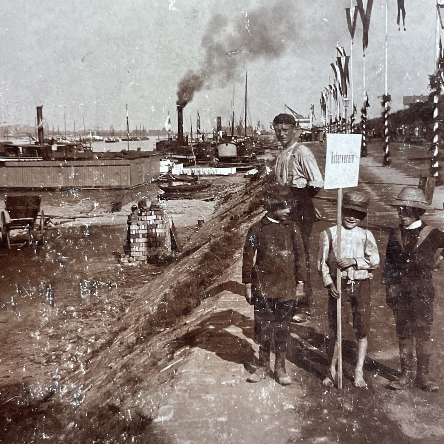 Antique 1896 Children Load Bricks On Ships Bingen Stereoview Photo Card P1980-17